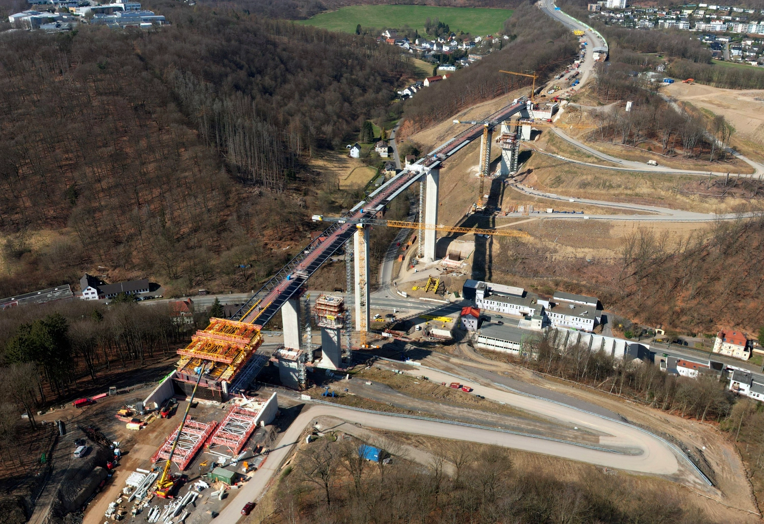Status Talbrücke-Rahmede – Mail 2025 Status Talbrücke-Rahmede - Mail 2025